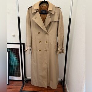 Burberry Chelsea trench coat woman